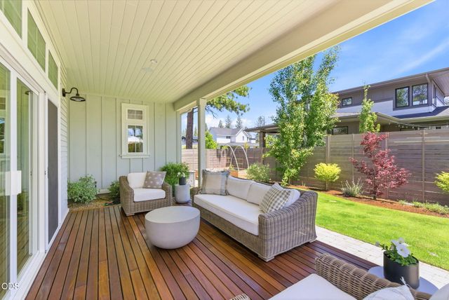 3113 NW Blodgett Way, Bend, OR 97703