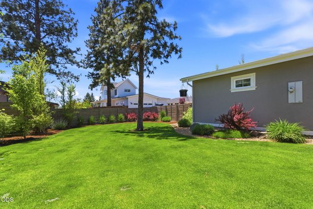 3113 NW Blodgett Way, Bend, OR 97703