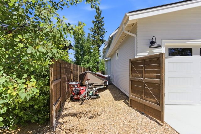 3113 NW Blodgett Way, Bend, OR 97703