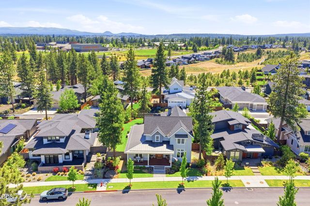 3113 NW Blodgett Way, Bend, OR 97703