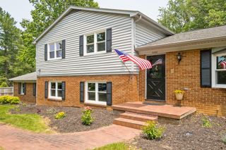 2822 PLANTATION LN, Waynesboro, VA 22980