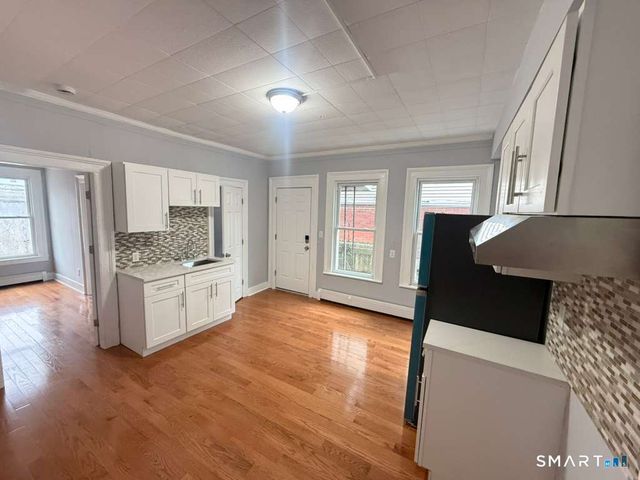 276 Pequonnock Street 1, Bridgeport, CT 06604