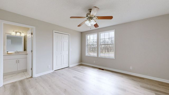 211 Freedom Dr, Lebanon, TN 37087