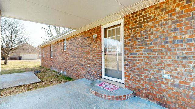 211 Freedom Dr, Lebanon, TN 37087