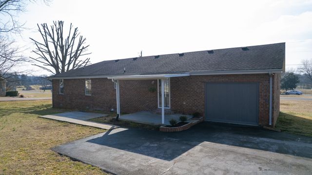 211 Freedom Dr, Lebanon, TN 37087