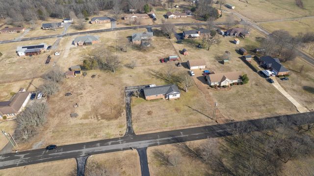 211 Freedom Dr, Lebanon, TN 37087