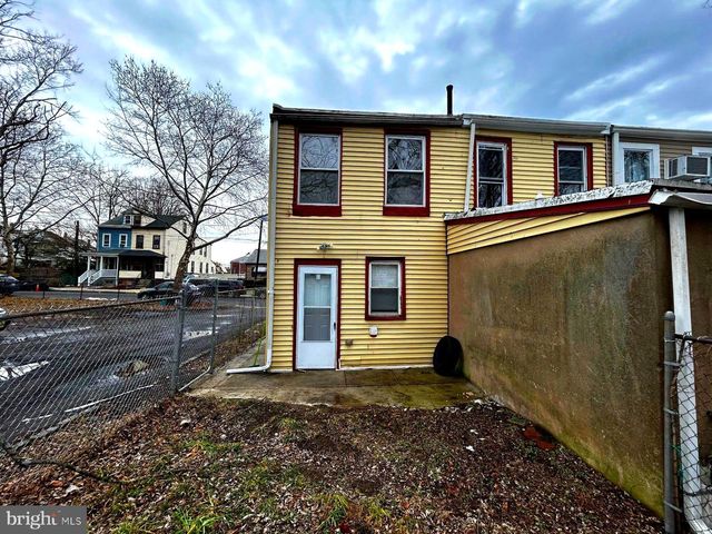7 RACE ST, Trenton, NJ 08638
