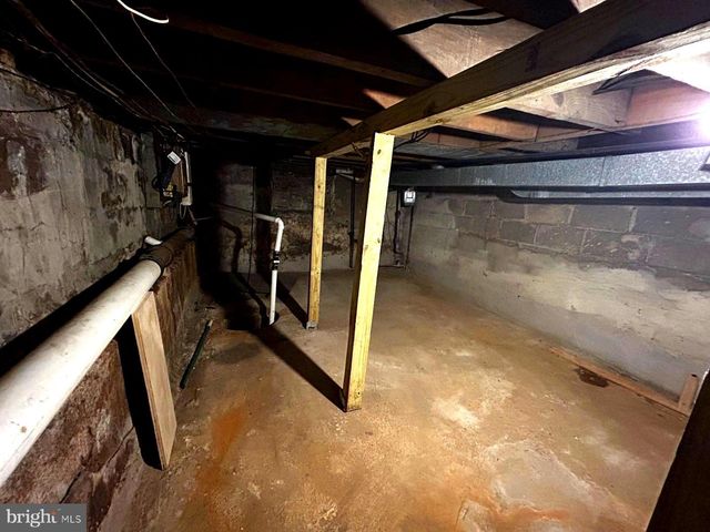 7 RACE ST, Trenton, NJ 08638