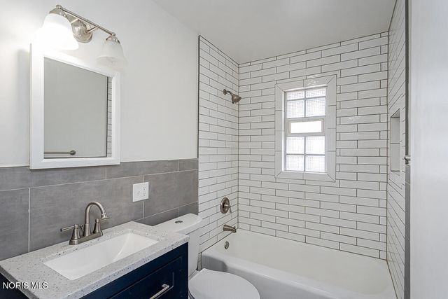 732 Colima Drive, Toledo, OH 43609