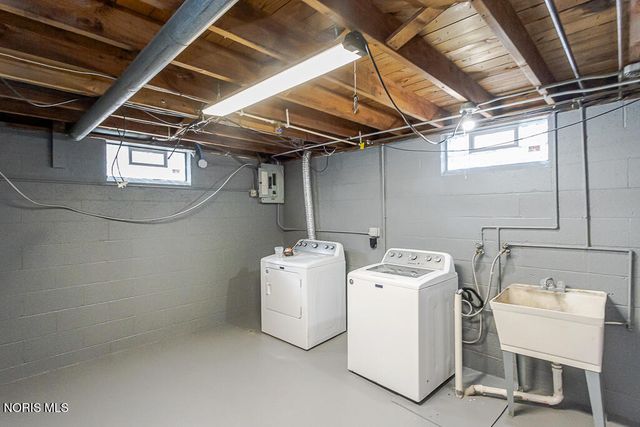 732 Colima Drive, Toledo, OH 43609