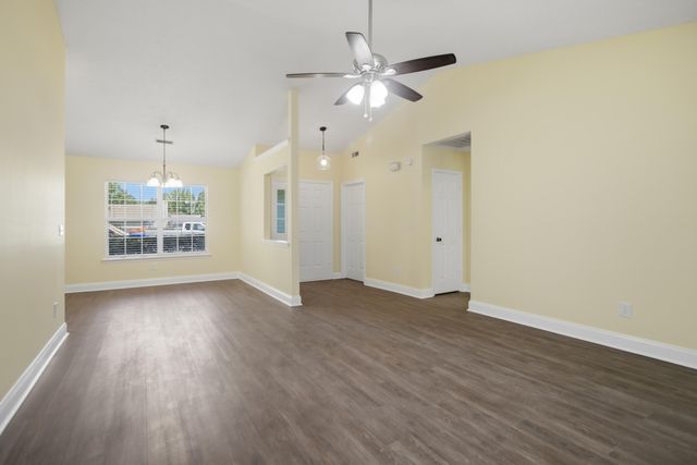 9010 Blitzen Court, North Charleston, SC 29406