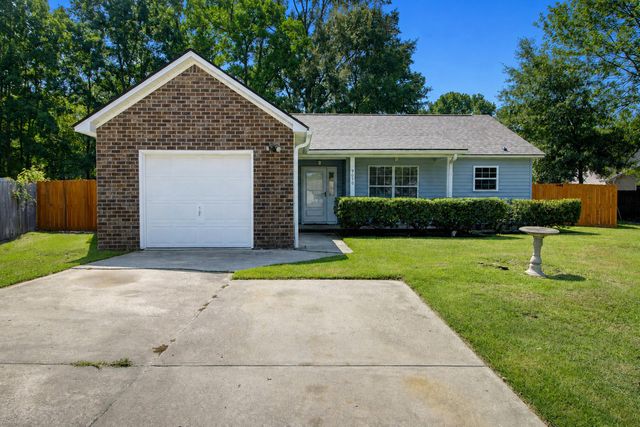 9010 Blitzen Court, North Charleston, SC 29406