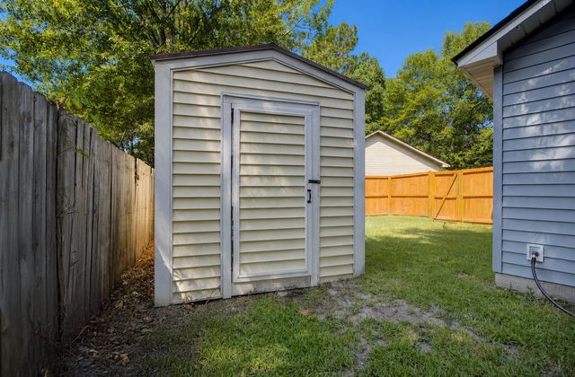 9010 Blitzen Court, North Charleston, SC 29406
