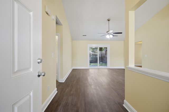 9010 Blitzen Court, North Charleston, SC 29406