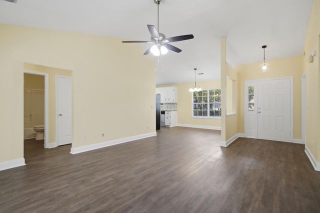 9010 Blitzen Court, North Charleston, SC 29406