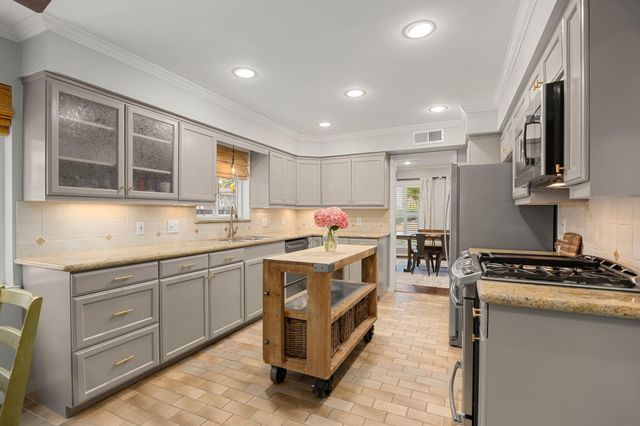 10831 Britoak Lane, Houston, TX 77079