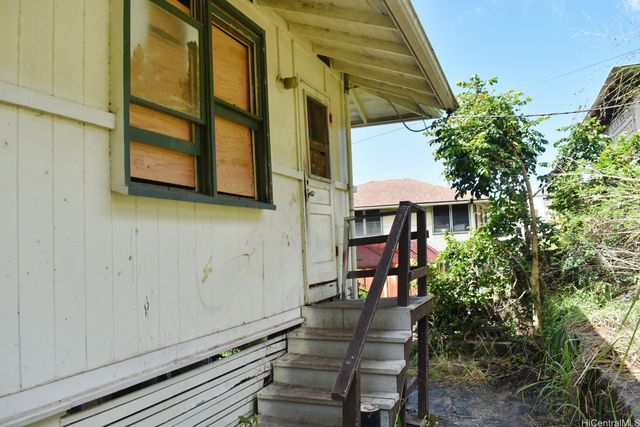 2416 Naai Street, Honolulu, HI 96819