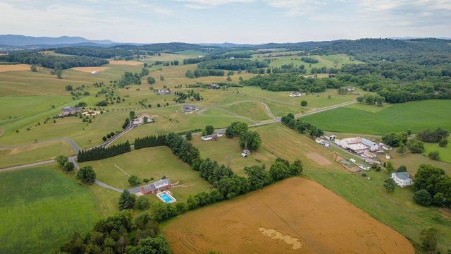 1859 QUICKSBURG RD, Quicksburg, VA 22847