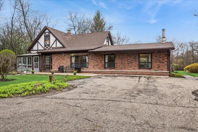 609 Forest Edge Lane, Des Plaines, IL 60016