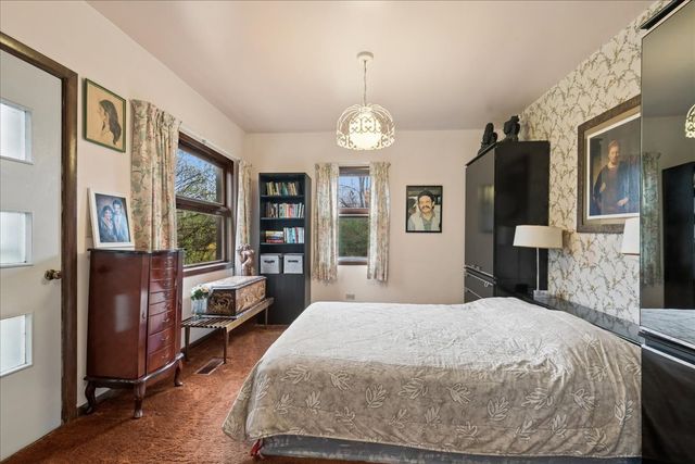 609 Forest Edge Lane, Des Plaines, IL 60016