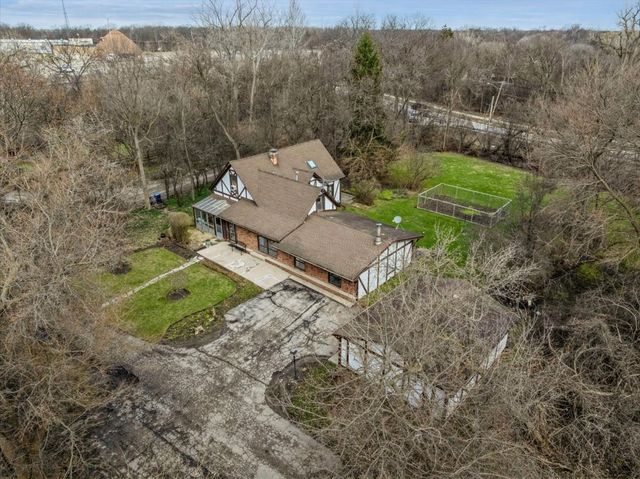 609 Forest Edge Lane, Des Plaines, IL 60016