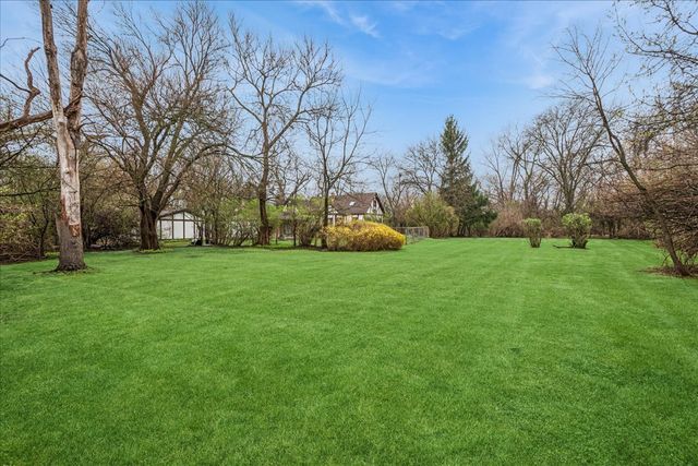 609 Forest Edge Lane, Des Plaines, IL 60016
