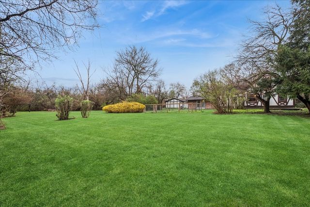 609 Forest Edge Lane, Des Plaines, IL 60016