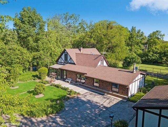 609 Forest Edge Lane, Des Plaines, IL 60016