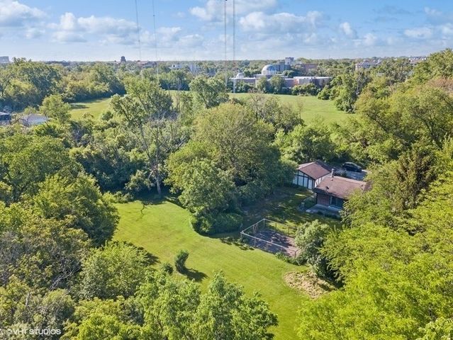 609 Forest Edge Lane, Des Plaines, IL 60016