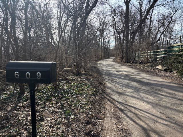 609 Forest Edge Lane, Des Plaines, IL 60016