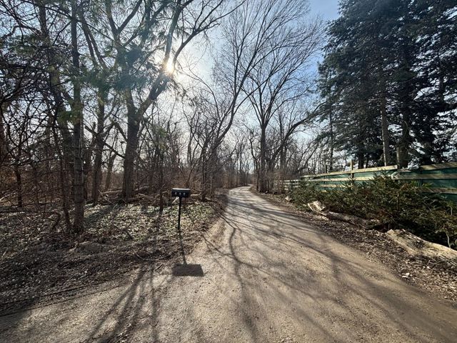 609 Forest Edge Lane, Des Plaines, IL 60016