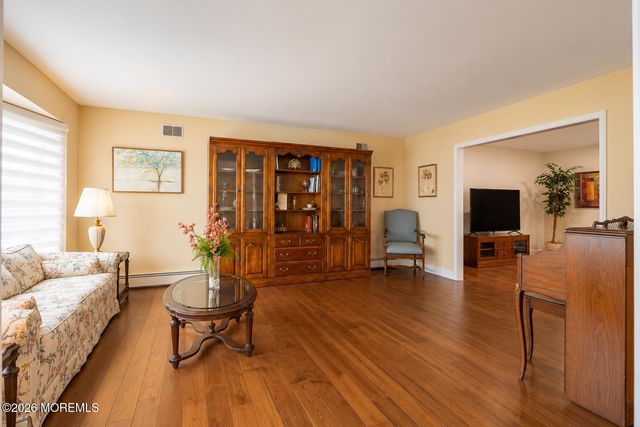 18 Carrie Drive, Marlboro, NJ 07746