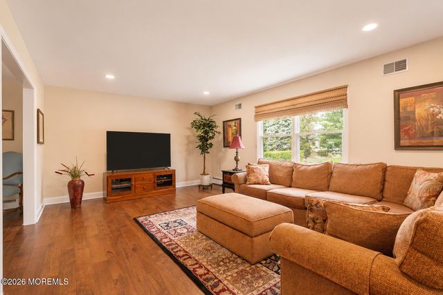 18 Carrie Drive, Marlboro, NJ 07746