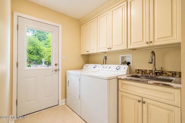 18 Carrie Drive, Marlboro, NJ 07746