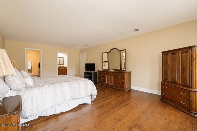 18 Carrie Drive, Marlboro, NJ 07746