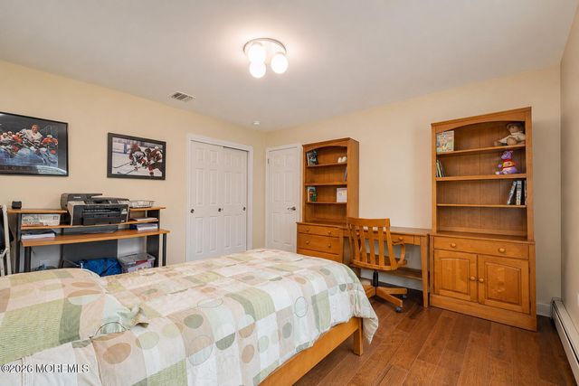 18 Carrie Drive, Marlboro, NJ 07746