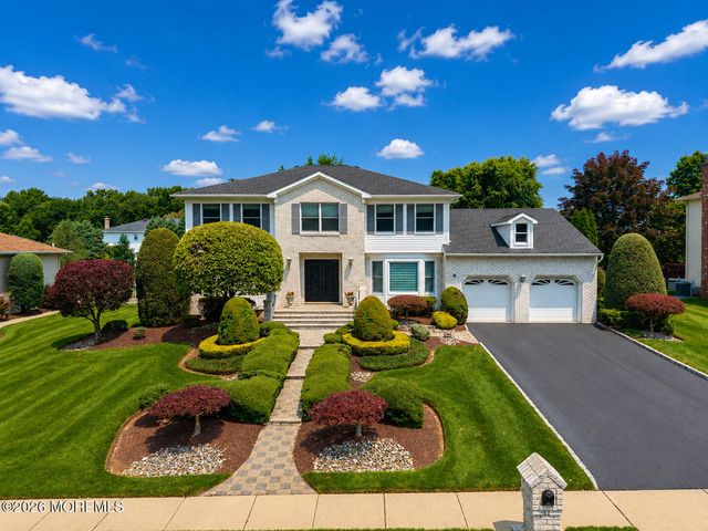 18 Carrie Drive, Marlboro, NJ 07746