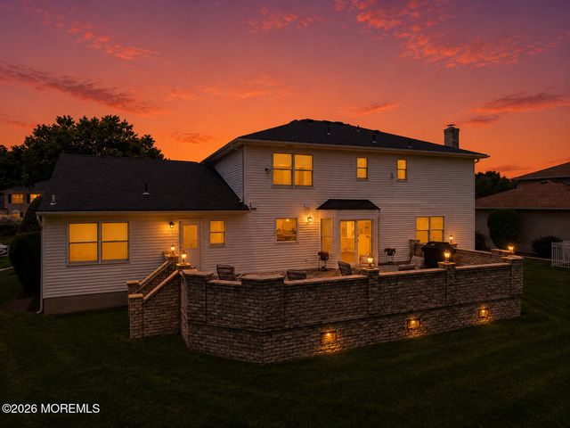 18 Carrie Drive, Marlboro, NJ 07746