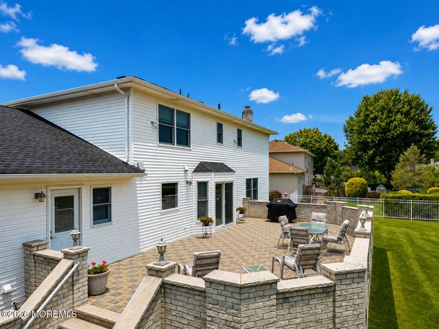 18 Carrie Drive, Marlboro, NJ 07746