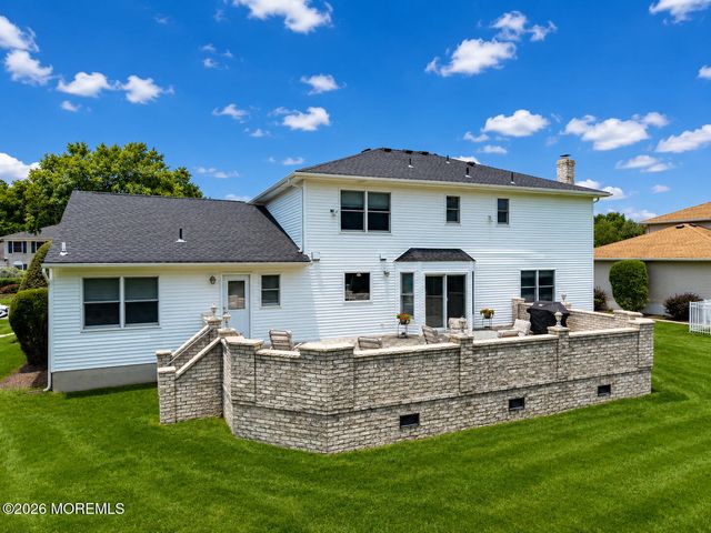 18 Carrie Drive, Marlboro, NJ 07746