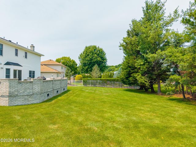 18 Carrie Drive, Marlboro, NJ 07746