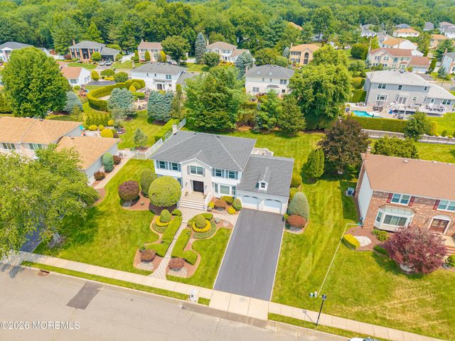 18 Carrie Drive, Marlboro, NJ 07746