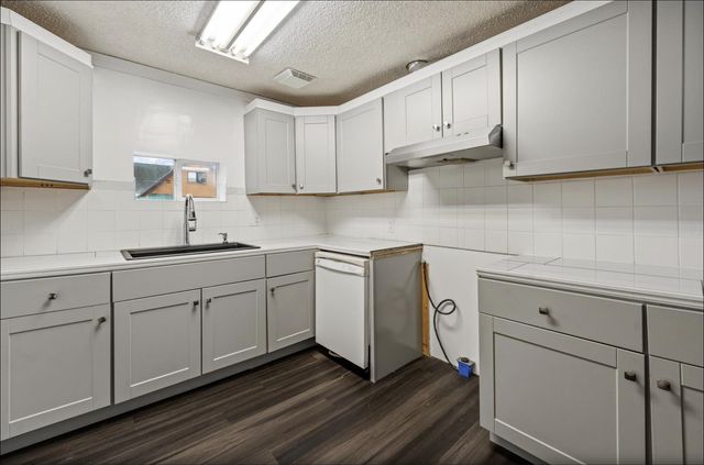 12 HARRIET AVENUE, Fairbanks, AK 99701