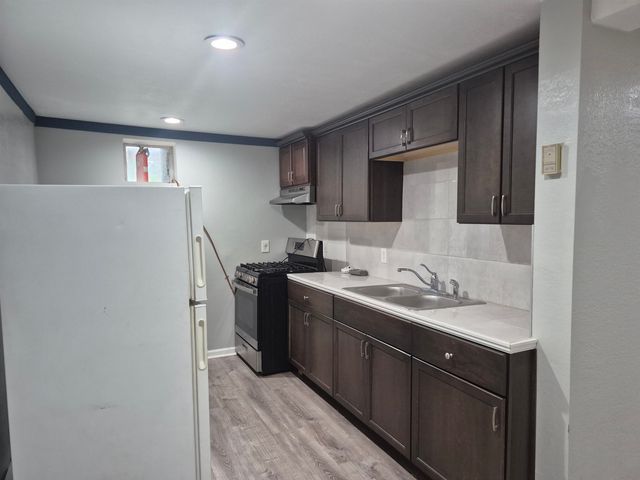 12 HARRIET AVENUE, Fairbanks, AK 99701