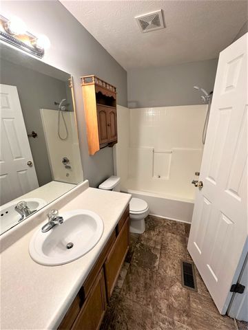 930 Patty Cv, La Vergne, TN 37086