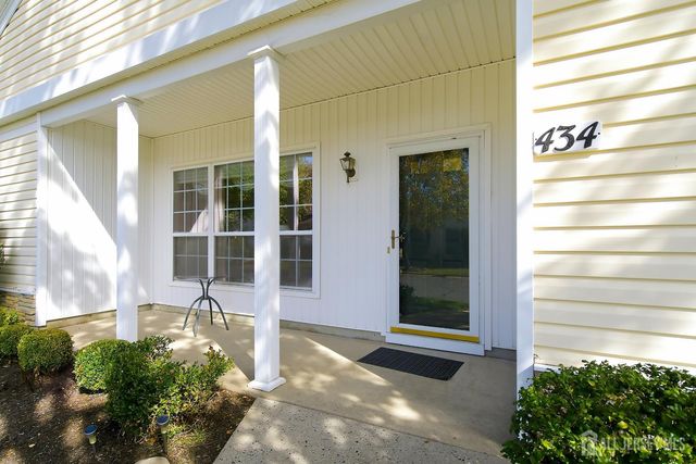434 Bluebird Drive, Monroe, NJ 08831