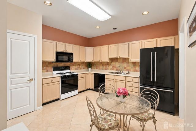 434 Bluebird Drive, Monroe, NJ 08831