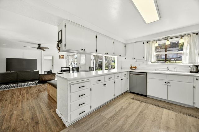 3418 S Stage Road, Medford, OR 97501