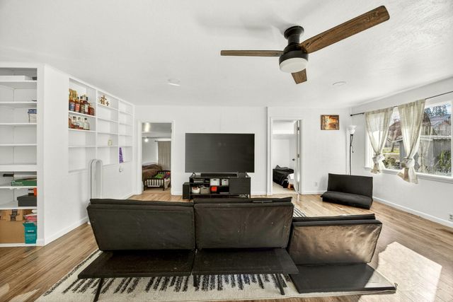 3418 S Stage Road, Medford, OR 97501