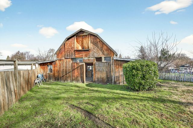 3418 S Stage Road, Medford, OR 97501